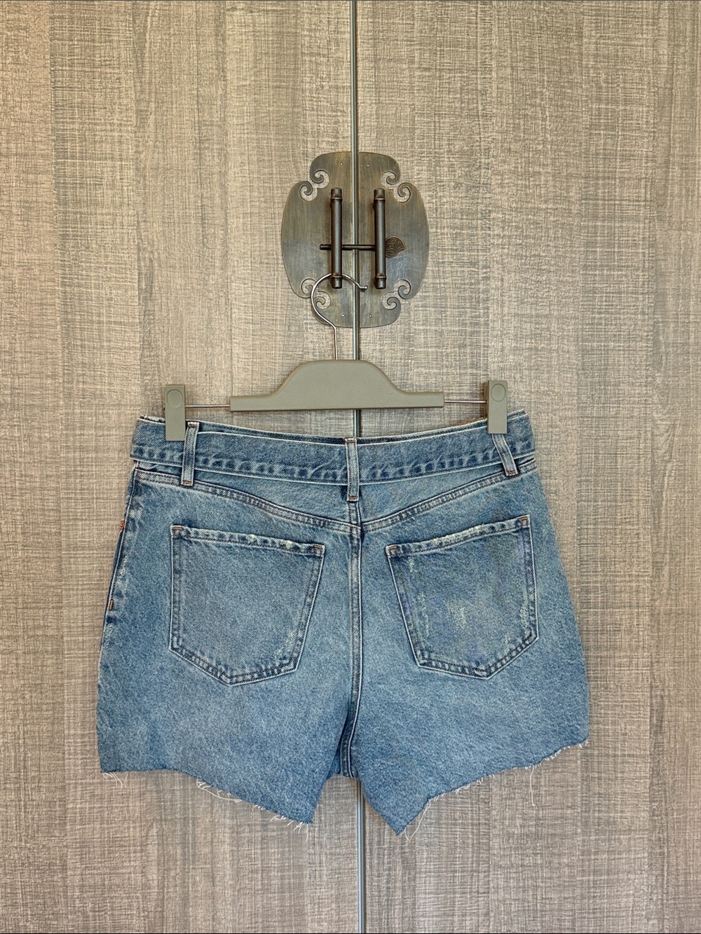 Express 4” Inseam‎ Mid Rise Denim Shorts - Picture 9 of 12